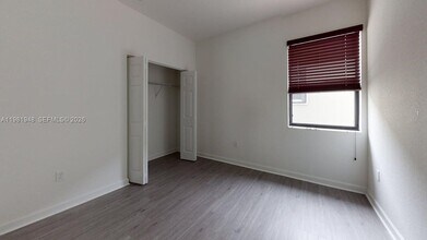 11035 W 35th Way in Hialeah, FL - Building Photo - Building Photo