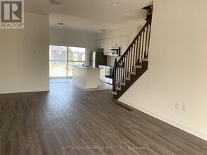 81 Sandhill Crane Dr in Wasaga Beach, ON - Building Photo - Building Photo