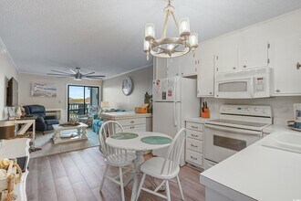 1919 Spring St in North Myrtle Beach, SC - Building Photo - Building Photo