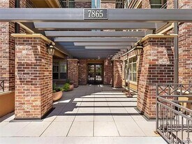 7865 Vallagio Ln in Englewood, CO - Building Photo