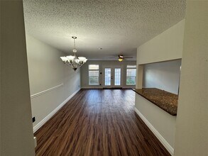 6512 Kentwick Dr in Houston, TX - Building Photo - Building Photo