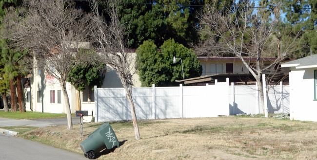 Granada-Victoria Apartments in San Bernardino, CA - Building Photo - Building Photo