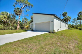 5652 Bannock Cir in North Port, FL - Building Photo - Building Photo