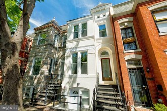 1214 Linden Pl NE in Washington, DC - Building Photo - Building Photo