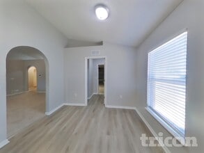7121 High Bluff Rd, Unit 8150-04 in Jacksonville, FL - Building Photo - Building Photo