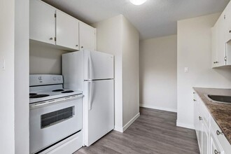 WaverTree Apartments in Saskatoon, SK - Building Photo - Building Photo