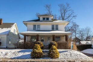 825 S 9th St in Lafayette, IN - Building Photo
