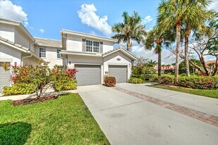 8385 Whisper Trace Way in Naples, FL - Building Photo