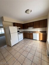 2398 Echo Valley Dr in Stow, OH - Building Photo - Building Photo