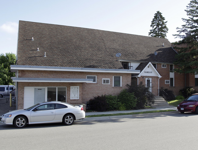 Camelot Apartments in Annandale, MN - Building Photo - Building Photo