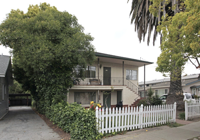 192-198 Redwood Ave in Redwood City, CA - Building Photo - Building Photo