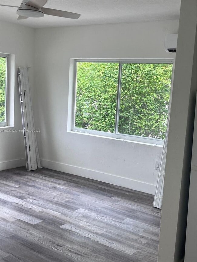 250 NE 76th St in Miami, FL - Building Photo - Building Photo