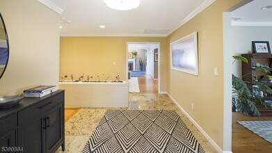 174 S Mountain Ave in Montclair, NJ - Building Photo - Building Photo