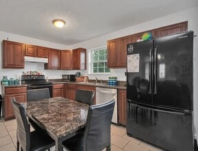 1863 Country Meadows Dr in Sevierville, TN - Building Photo - Building Photo