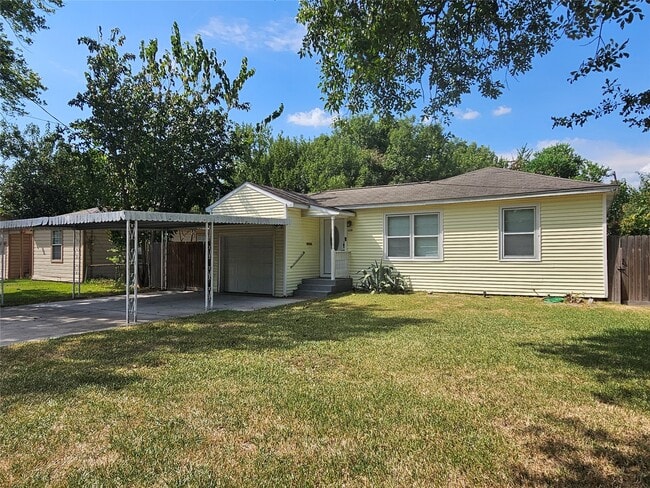 property at 125 E 6th St