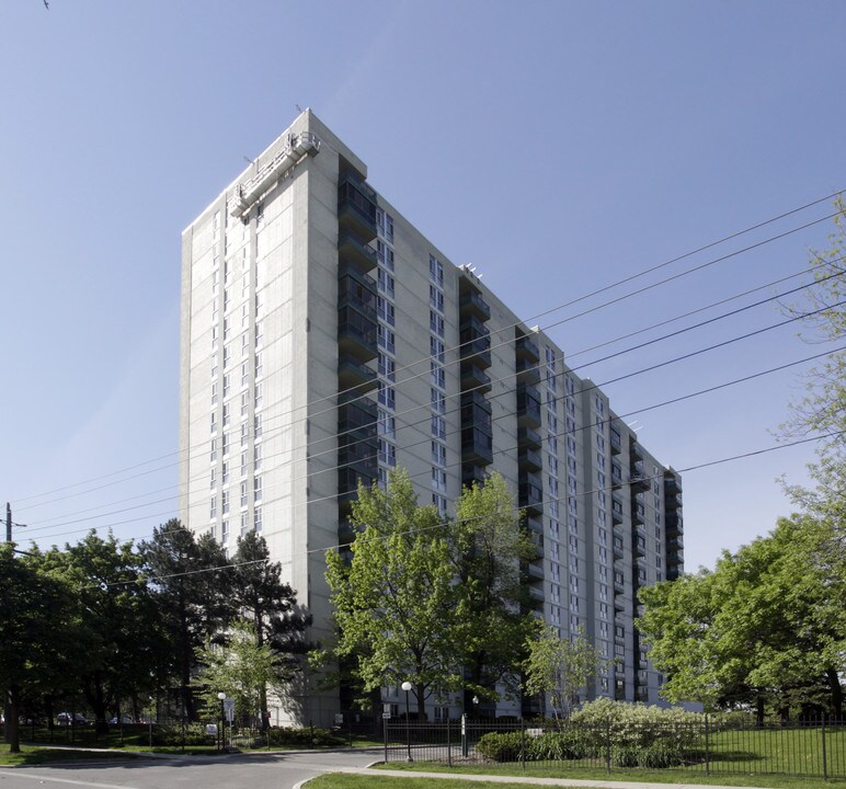 Burnham Glen in Toronto, ON - Building Photo