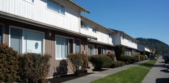 Arbor Park Apartments in Mount Vernon, WA - Building Photo