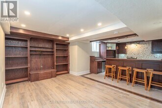 1609 Hollywell Ave in Mississauga, ON - Building Photo - Building Photo