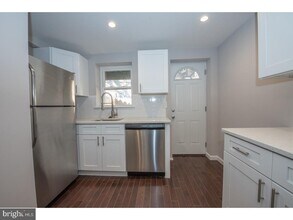 437 Greenwich St in Philadelphia, PA - Building Photo - Building Photo