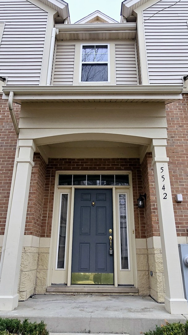 5542 Cambridge Way in Hanover Park, IL - Foto de edificio - Building Photo