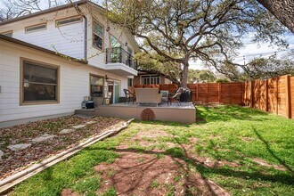1900 Paramount Ave in Austin, TX - Building Photo - Building Photo