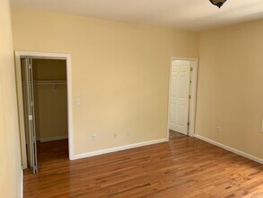 5 Little St in East Orange, NJ - Foto de edificio - Building Photo