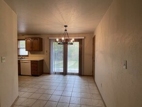 1380 Cardinal Ln in Green Bay, WI - Foto de edificio - Building Photo