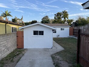 423 W Maple Ave, Unit Back House in El Segundo, CA - Building Photo - Building Photo