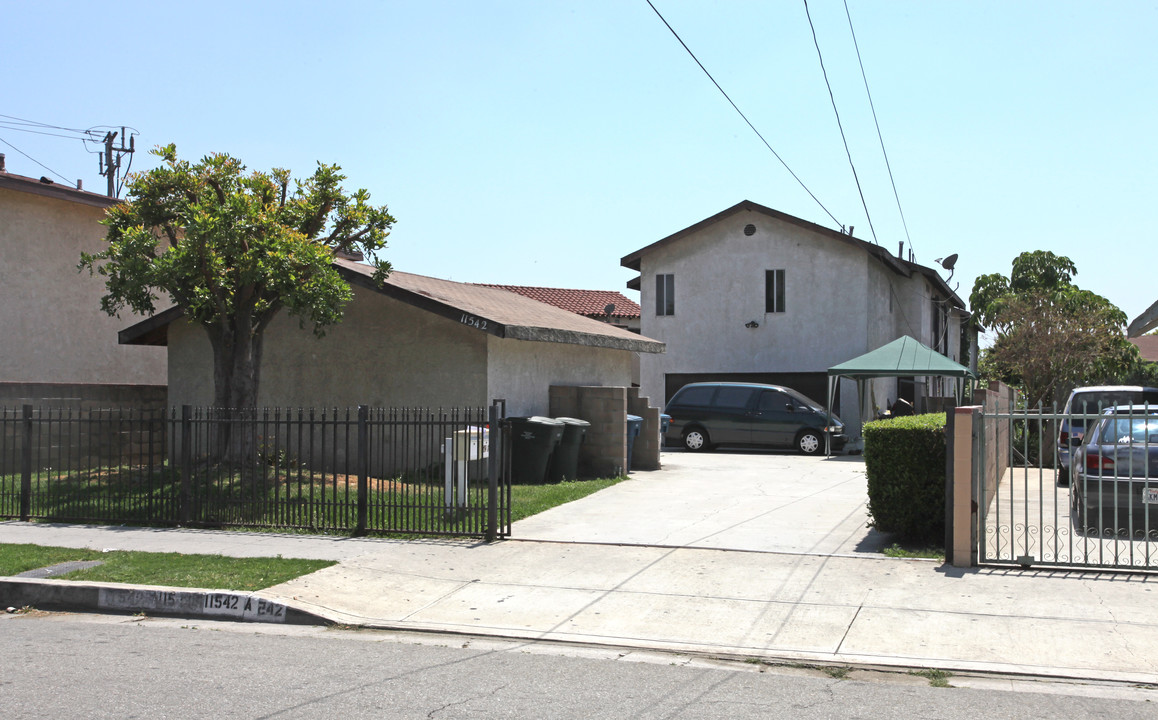 11542 Medina Ct in El Monte, CA - Building Photo