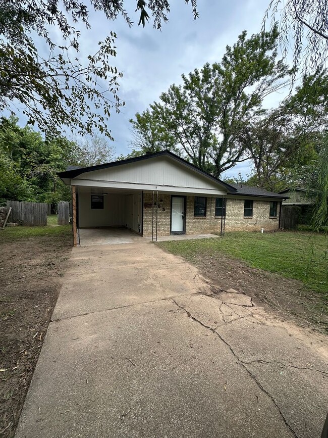 property at 405 Live Oak Dr