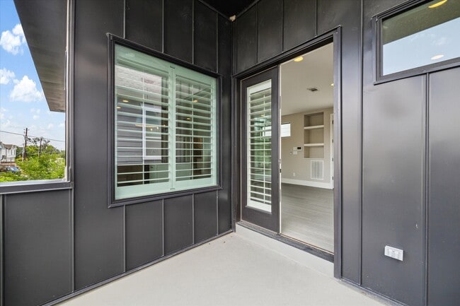 property at 1015 E 27th St