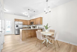 104 W Point Dr in Clarksville, TN - Building Photo - Building Photo