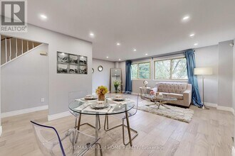 10 Townsend Rd in Toronto, ON - Building Photo - Building Photo