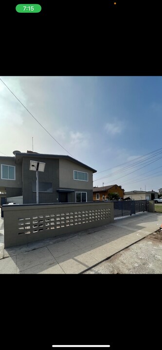 608 W Hillcrest Blvd in Inglewood, CA - Building Photo