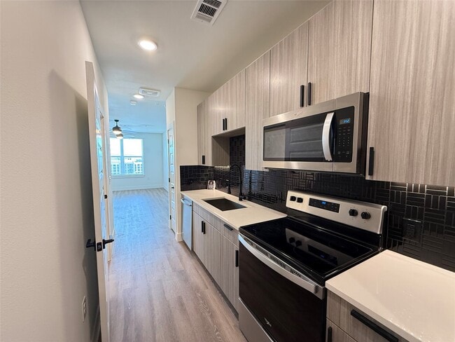 property at 2520 Washington Ave