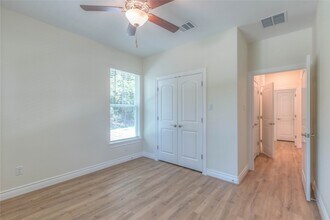 12871 Oak Barrel Rd in Willis, TX - Building Photo - Building Photo