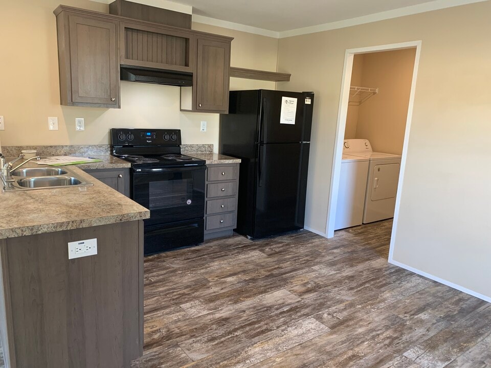 4816 US-441, Unit 18 in Lake City, FL - Foto de edificio