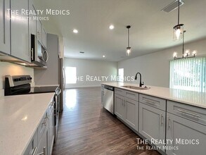 2718 Wright Ave SE in Palm Bay, FL - Building Photo - Building Photo