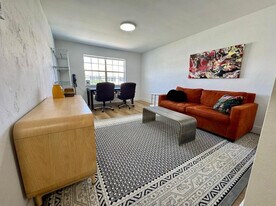 299 SW 7th St in Boca Raton, FL - Building Photo