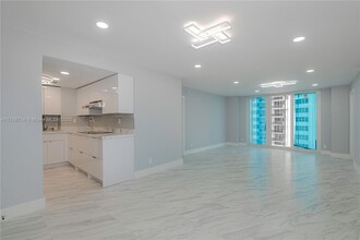 3180 S Ocean Dr, Unit # 706 in Hallandale Beach, FL - Building Photo - Building Photo