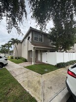 5362 SW 125th Ave in Miramar, FL - Building Photo