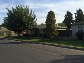 1600 Myrtle St in Bakersfield, CA - Foto de edificio - Building Photo