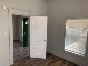 208 E Springer Ave in Guthrie, OK - Building Photo - Building Photo