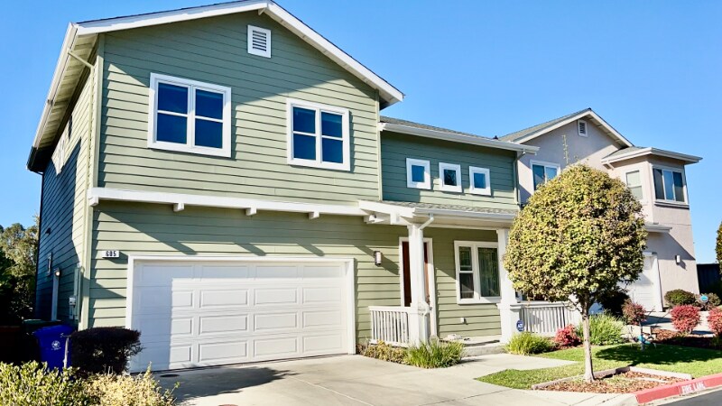 605 Maiden Ln in Pinole, CA - Building Photo
