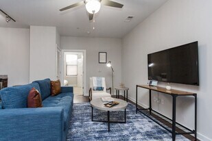 1016 18th Ave S in Nashville, TN - Building Photo