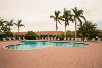 9797 Roundstone Cir in Ft. Myers, FL - Foto de edificio - Building Photo