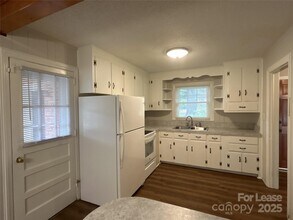 3847 Whitehall Dr in Charlotte, NC - Building Photo - Building Photo