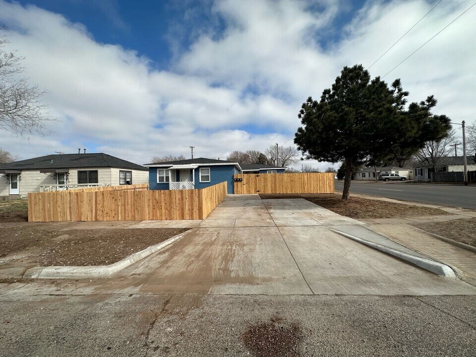 929-C S Bryan St in Amarillo, TX - Building Photo