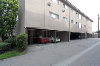 Landmark Apartments in Los Angeles, CA - Building Photo - Building Photo