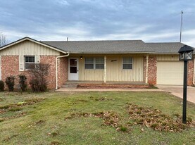 16 Highland Dr in Perry, OK - Building Photo